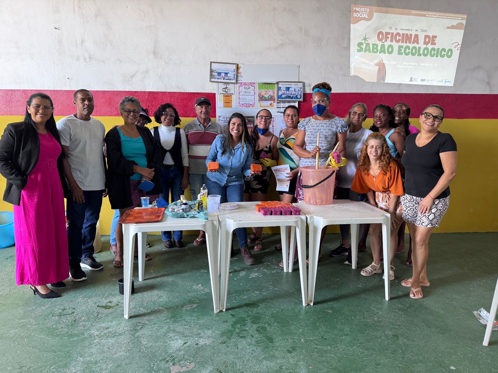 Ação social do Programa de Integração leva oficina de sabão ecológico a Barra do Jacuípe