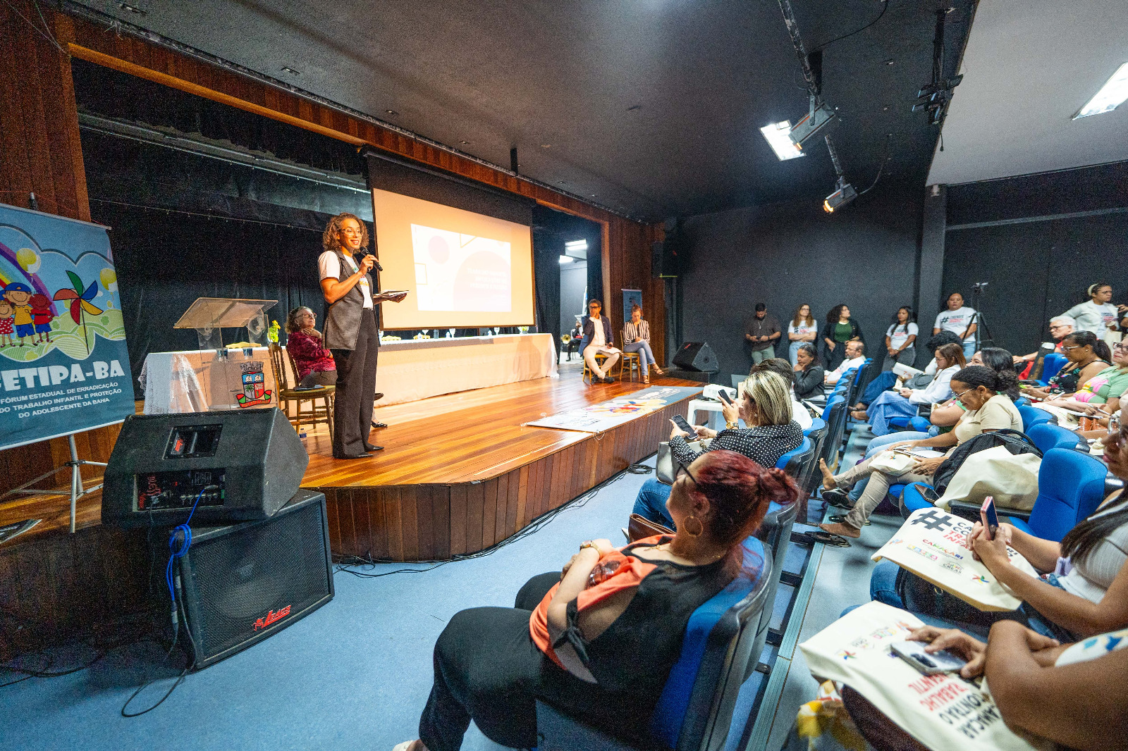 Encontro debate atuação intersetorial para erradicação do trabalho infantil