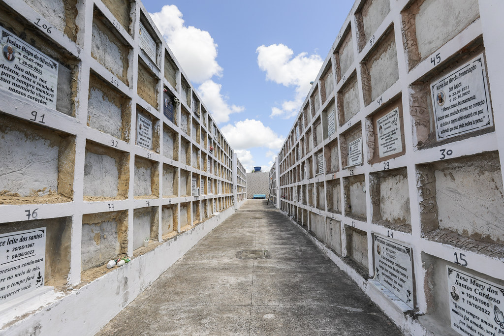 Cemitérios de Camaçari recebem preparativos para o Dia de Finados