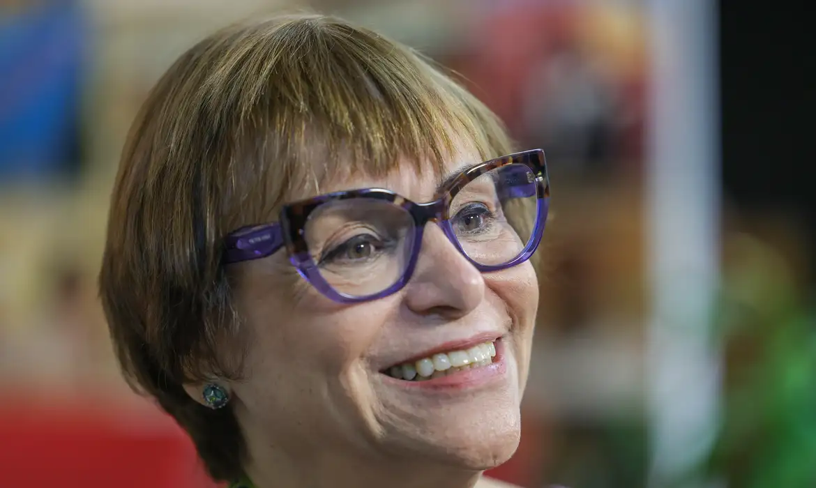 Exposição no Senado homenageia mulheres na redemocratização do país