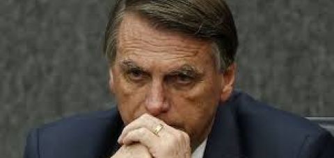 Defesa de Bolsonaro pede ao STF autorização permanente para visitas de Michelle