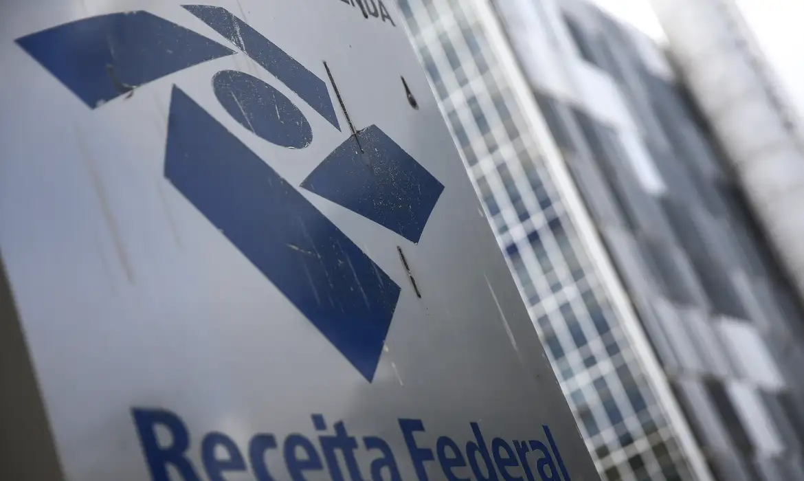 Receita alerta para falsas cobranças com nome e CPF do contribuinte