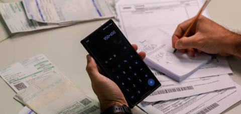 Serasa alerta: 62 milhões de brasileiros têm dívidas e não sabem