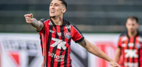 Vitória encaminha permanência de Gabriel Baralhas para 2026