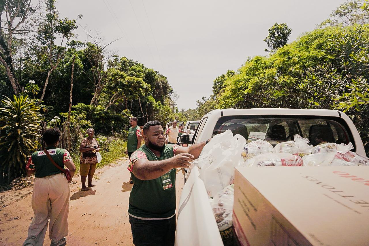 Entrega itinerante assegura Cesta de Natal para moradores de 20 localidades da zona rural