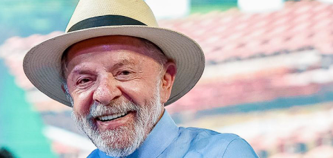 Lula é convidado para desfilar com escola de samba na Sapucaí