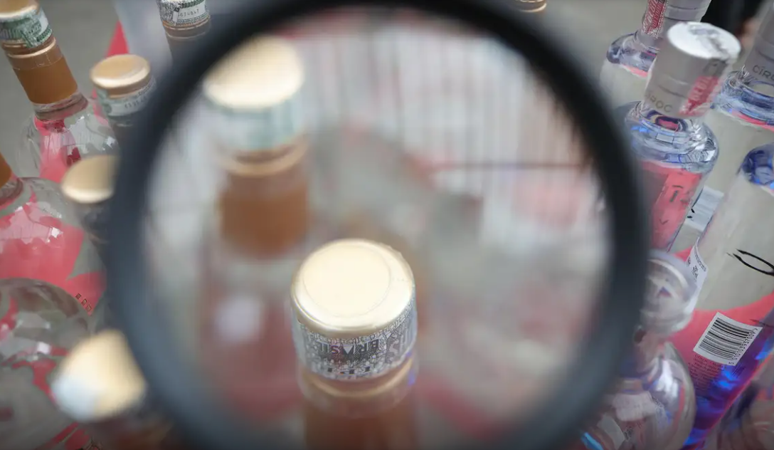 Distribuidoras baianas voltam a alertar varejistase bares sobre cuidados na compra de bebidas