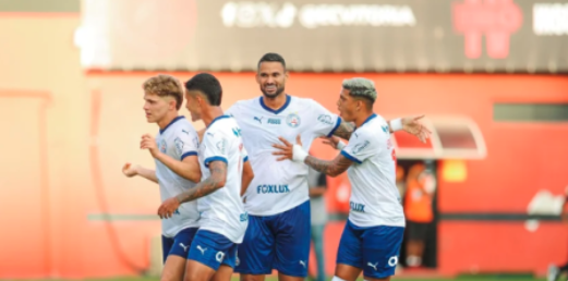 Bahia vence o Vitória no Barradão e mantém campanha perfeita no Baianão