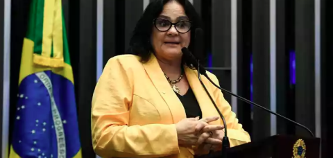 Damares defende investigação de entidades religiosas na CPMI do INSS