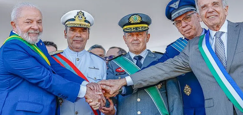 Lula chama Múcio e comandantes das Forças Armadas para tratar da Venezuela