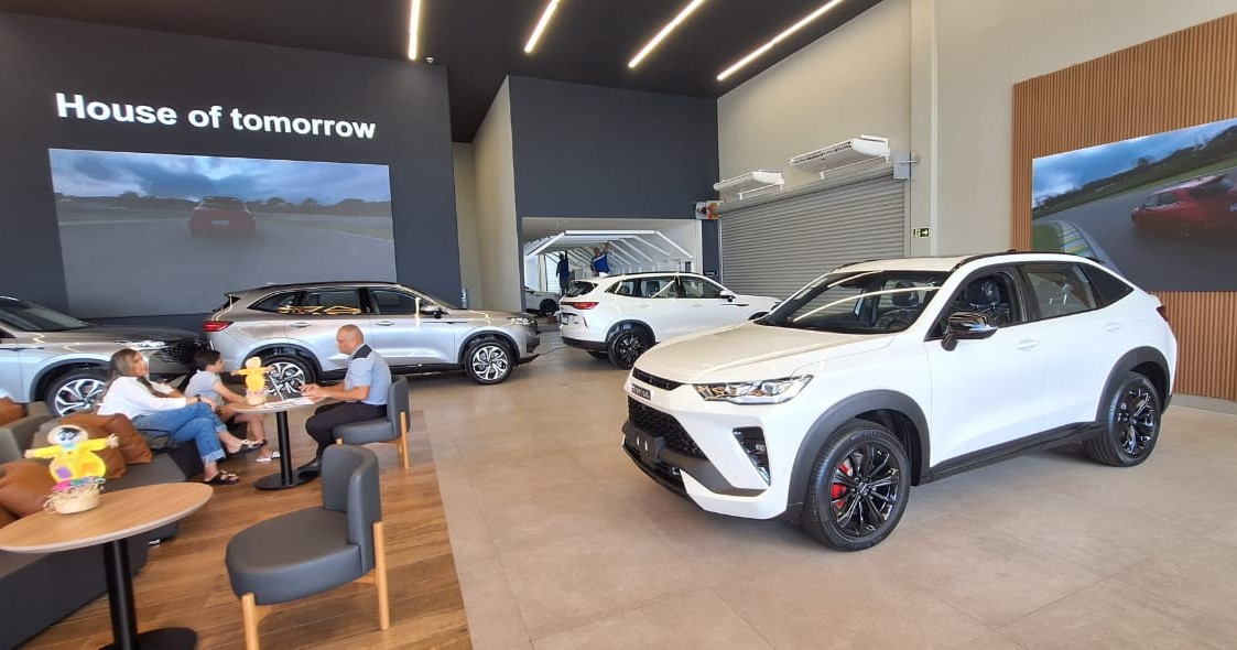 Vendas de veículos elétricos e híbridos na Bahiabatem novo recorde em 2025 com alta de 70%