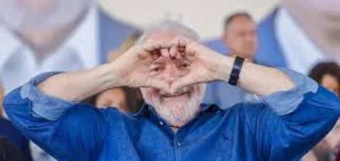 Atlas/Bloomberg: Lula lidera todos os cenários de 1º turno para 2026