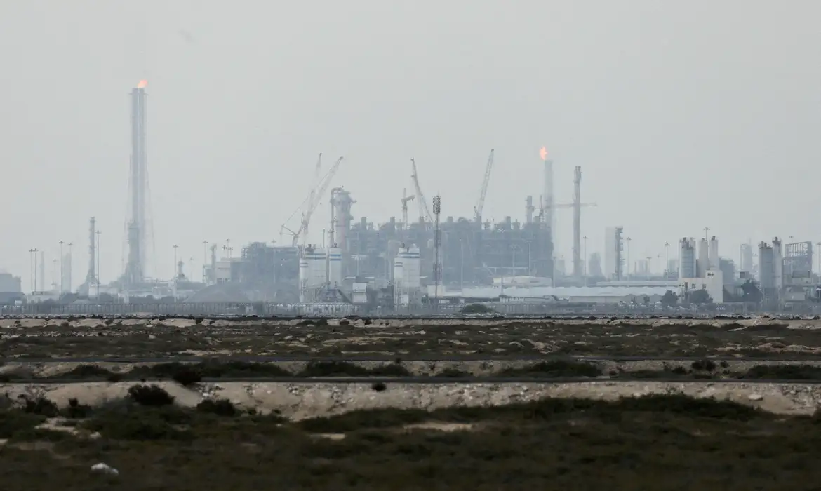 Mercado vive turbulência com infraestrutura petrolífera sob ataque