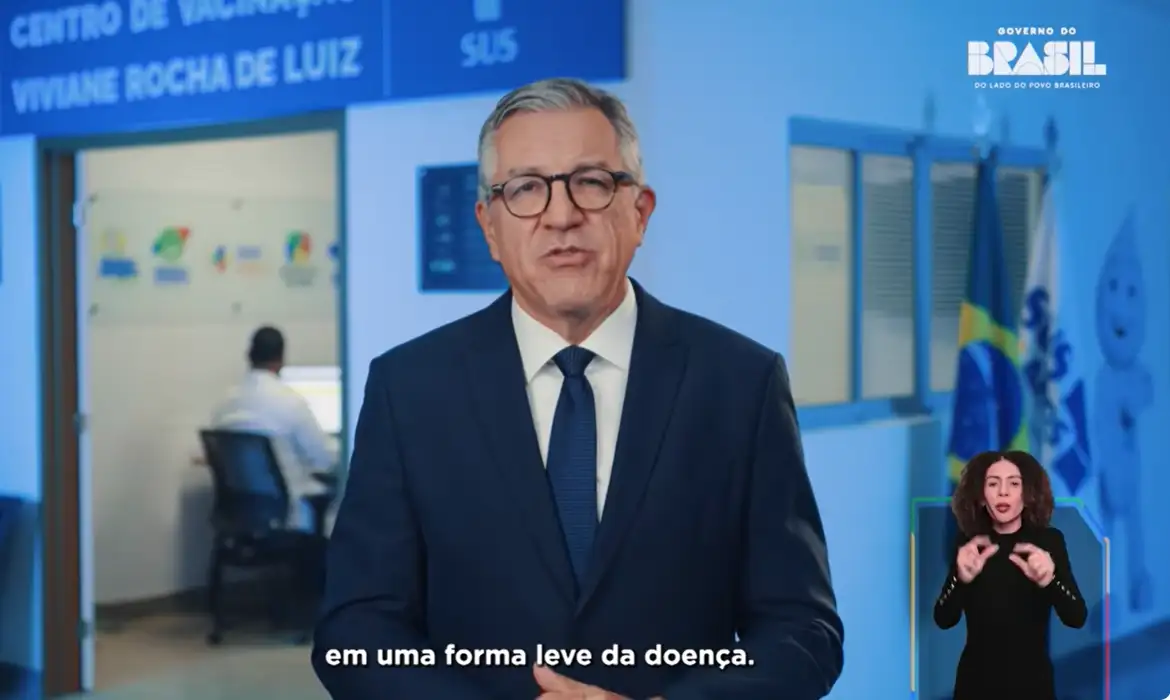 Dia D: “vamos vacinar antes de o inverno chegar”, diz Padilha