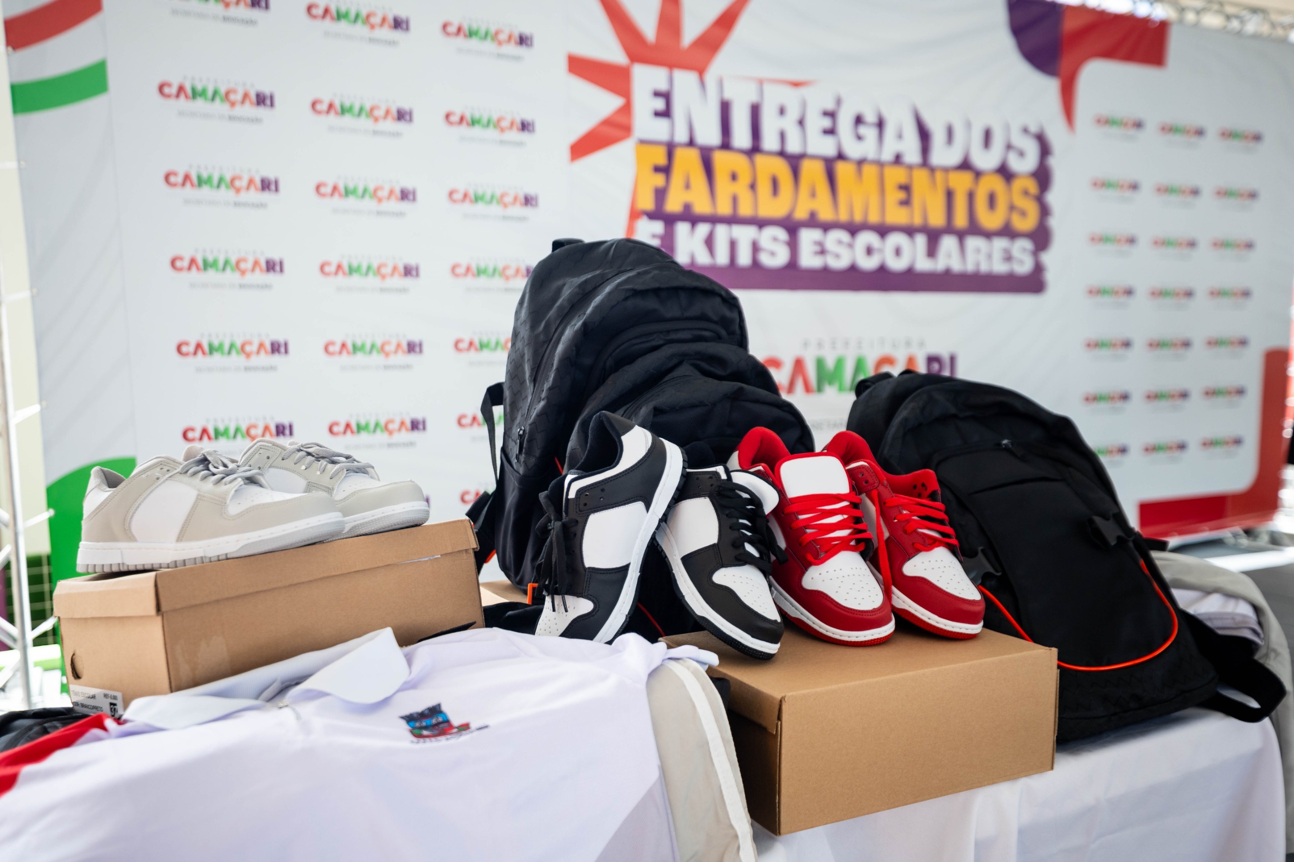 Entrega de uniformes é iniciada na rede municipal e reforça qualidade e igualdade na educação