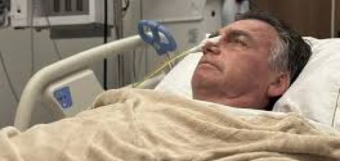 Defesa aguarda novo laudo para pedir prisão domiciliar de Bolsonaro, diz Flávio