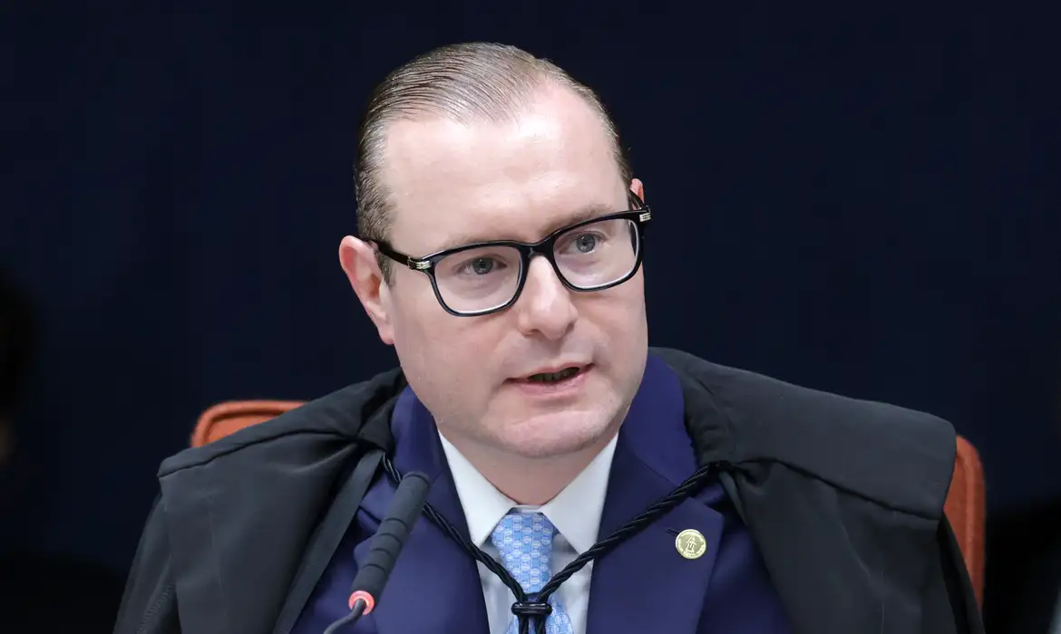 Zanin, do STF, suspende eleição indireta para governo do Rio