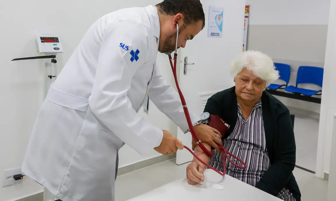 Vírus sincicial também traz risco para idosos, alertam especialistas
