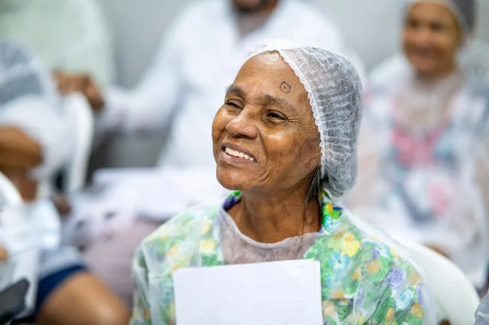 Cirurgias eletivas: procedimento de catarata beneficia 110 pacientes em Camaçari