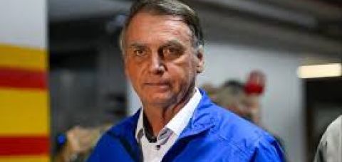 Cirurgia no ombro de Bolsonaro ocorreu sem intercorrências, diz equipe
