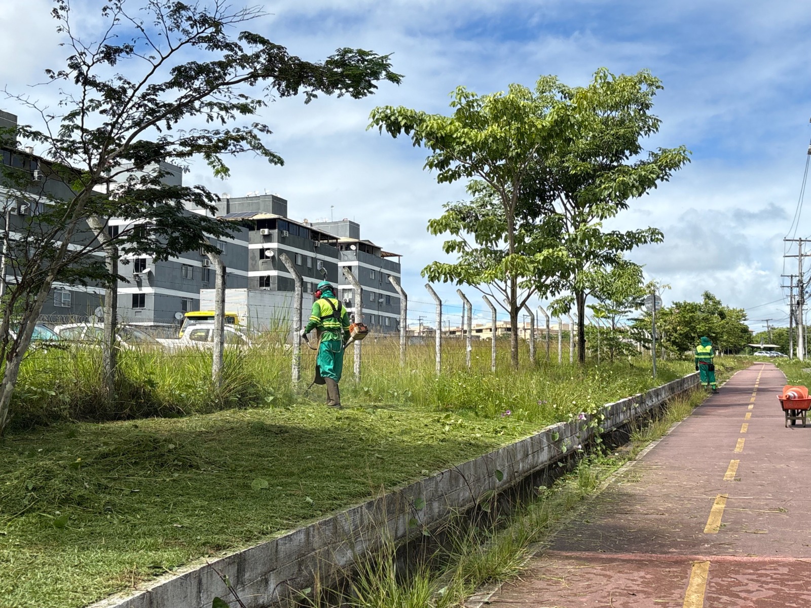 Bairros da sede recebem ações de limpeza urbana