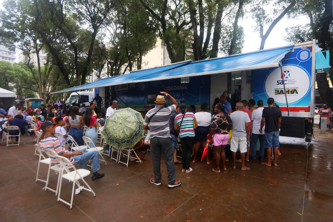 Camaçari recebe carreta do SAC Móvel