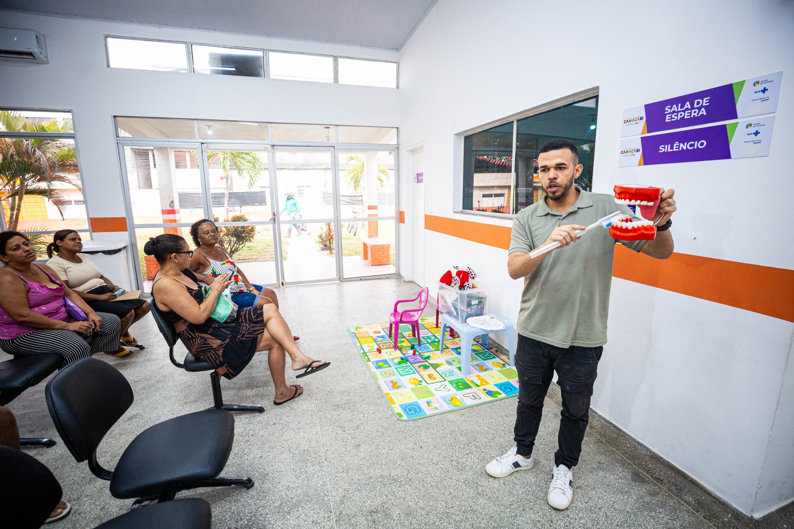 USF Piaçaveira realiza ação de conscientização sobre hepatites e saúde bucal