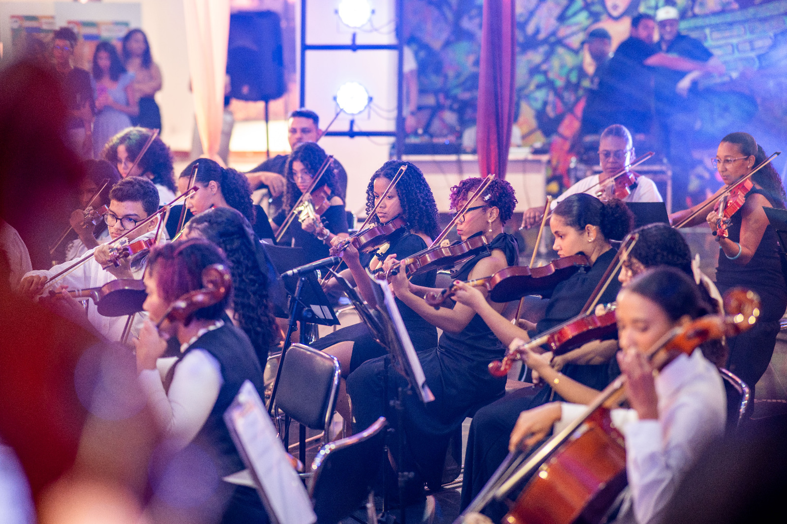 Primeira apresentação da Orquestra Juvenil de Camaçari encanta público na Cidade do Saber