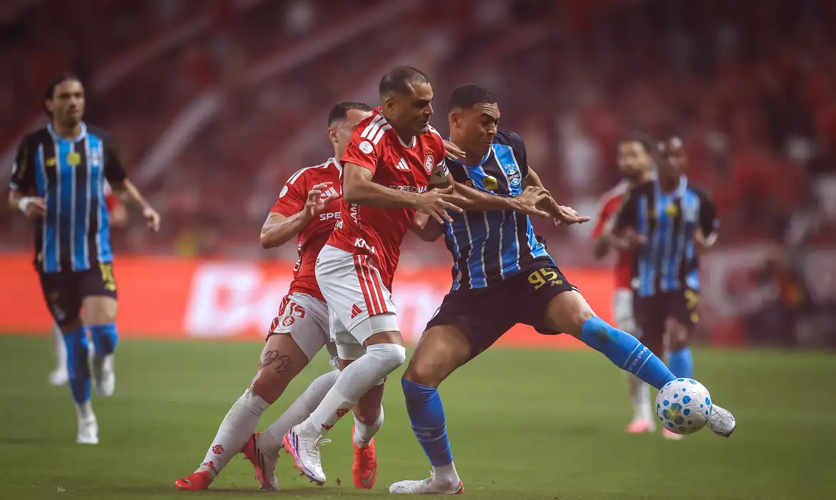 Internacional e Grêmio ficam no zero pelas quartas da Copa do Brasil