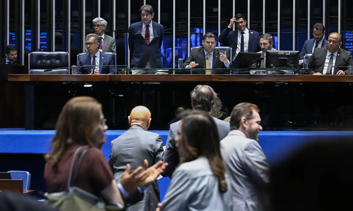 Alcolumbre diz que Senado vota fim da escala 6×1 após as eleições