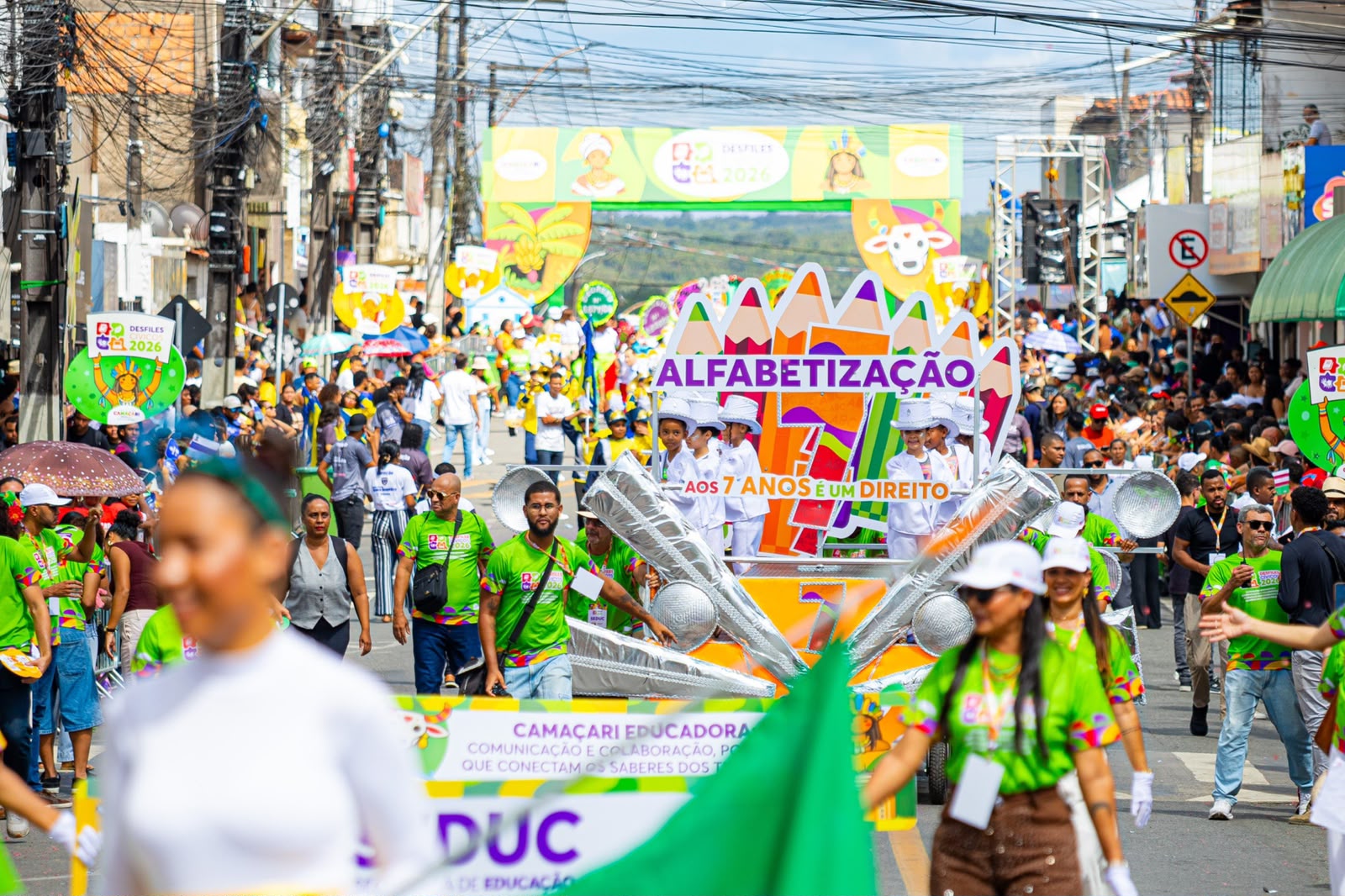 Cores, alegria e tradição tomam conta da Gleba E no desfile de 7 de Setembro